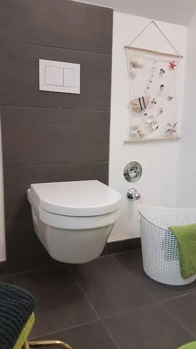 Gemuetliche Gaeste-/Messewohnung 350 M. Zur S-Bahn Rothenbach an der Pegnitz Apartment